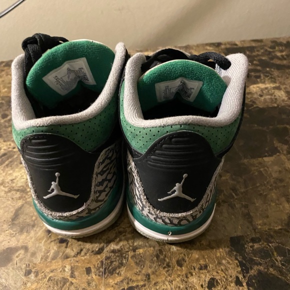 Green black and white grey boys Jordon - Picture 3 of 5